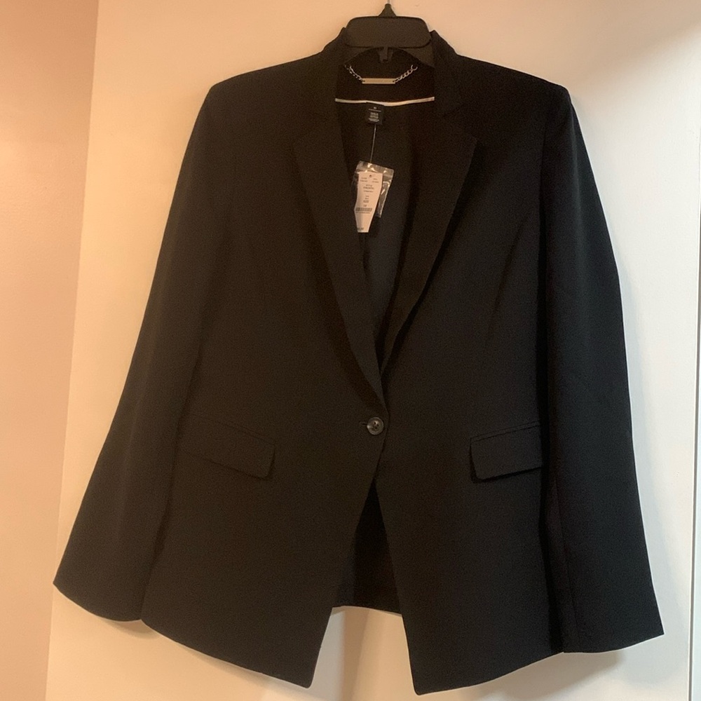 Size 10 White House Black Market LS Sleek Blazer New With Tags